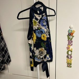 Cache sleevless floral top perfect for Spring